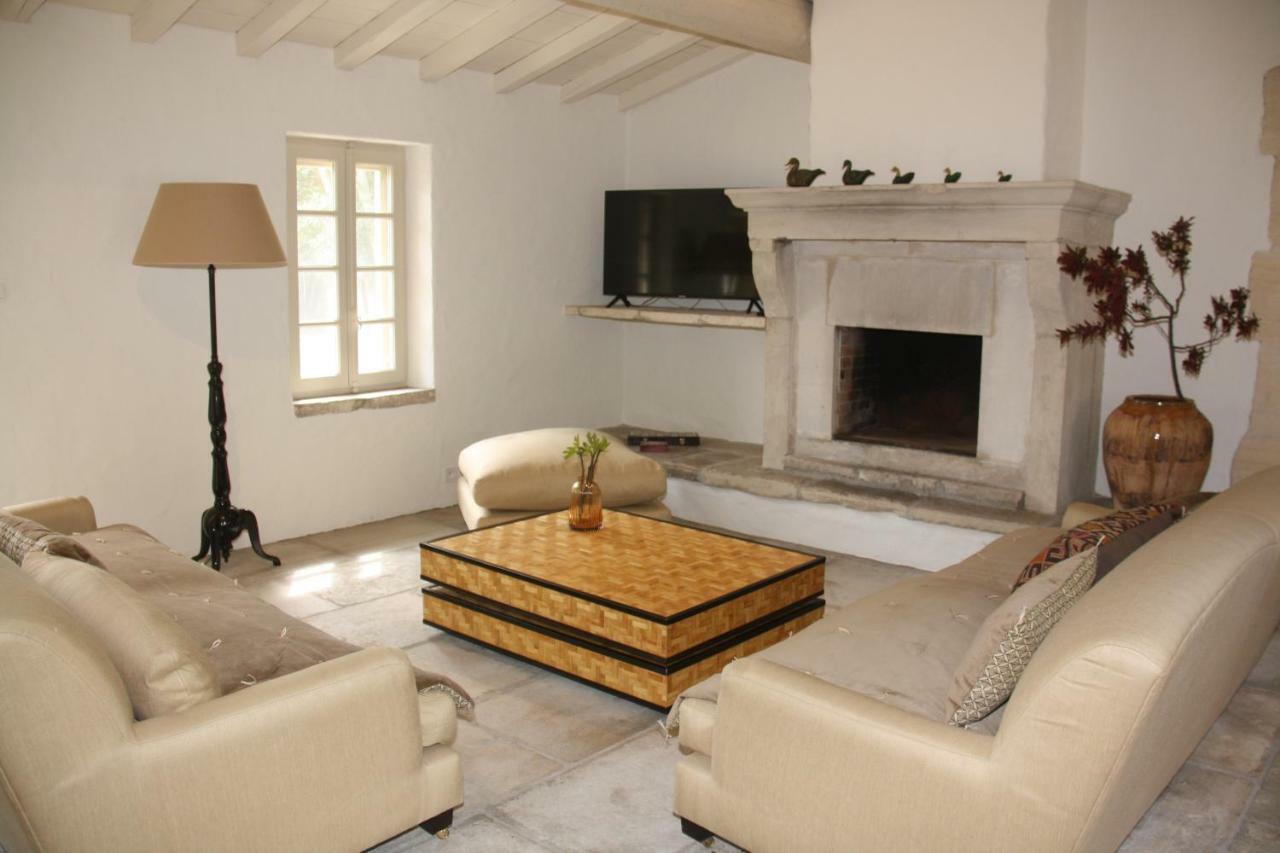 Le Cafe & La Forge Du Petit Badon Villa Salin-de-Giraud Luaran gambar